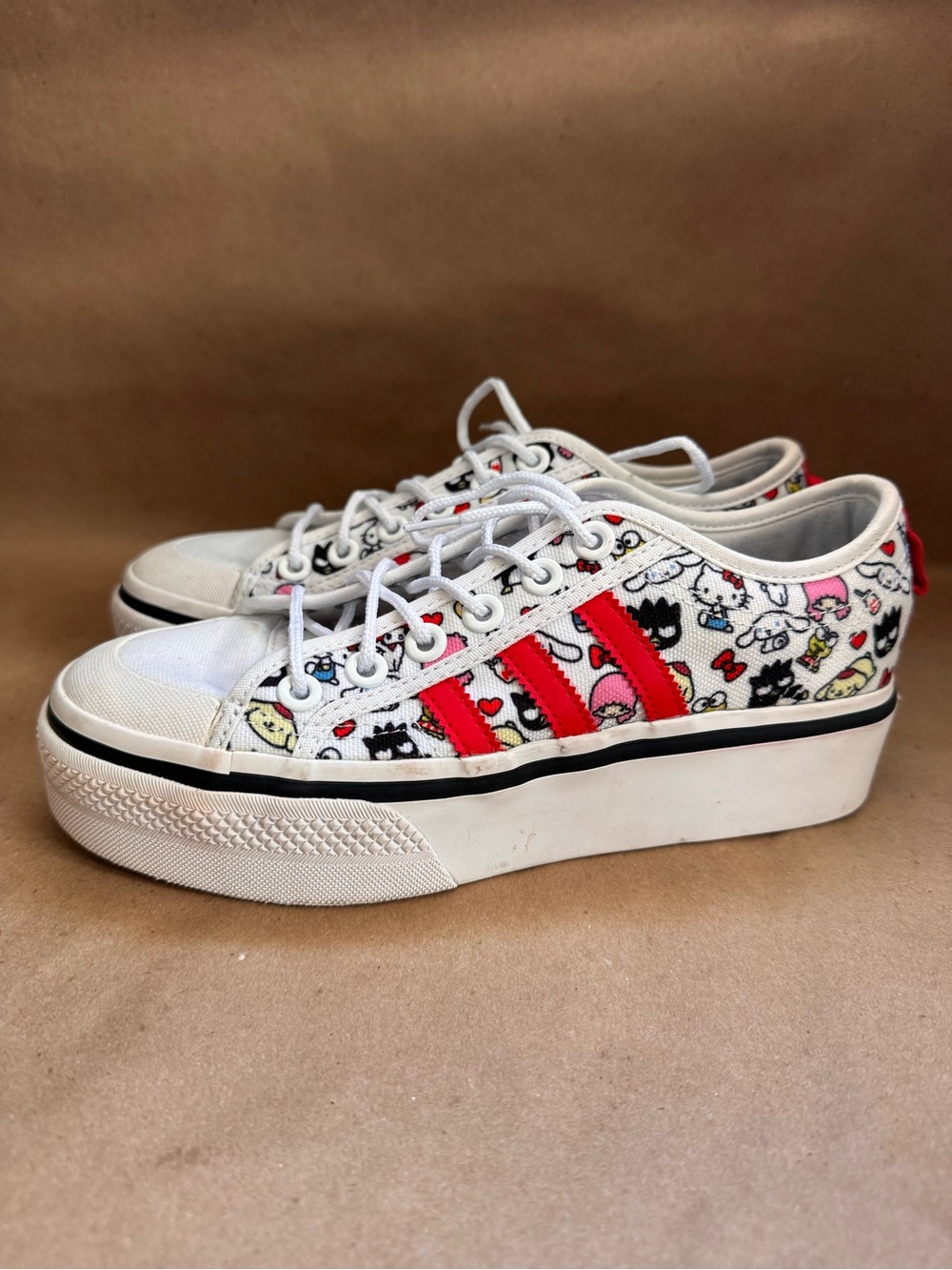 Adidas x Hello Kitty Nizza Platform Junior Hello Kitty & Friends Sneaker Y6/W7.5 - Picture 3 of 7